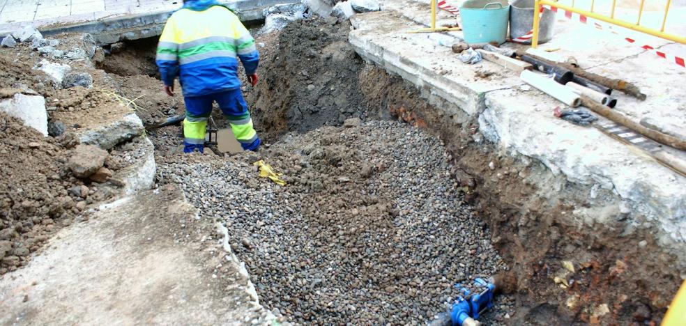 Un reventón en la red provoca cuatro horas sin agua en el barrio Zabaleta de Nájera