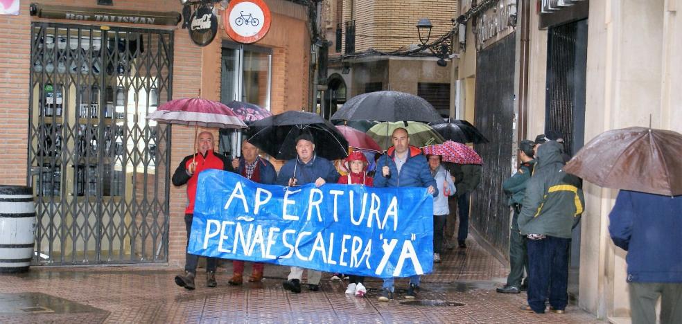 Olarte promete una solución «lo más inmediata posible» en Peñaescalera