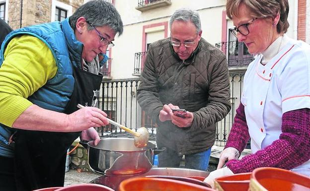 Torrecilla defiende su legumbre típica