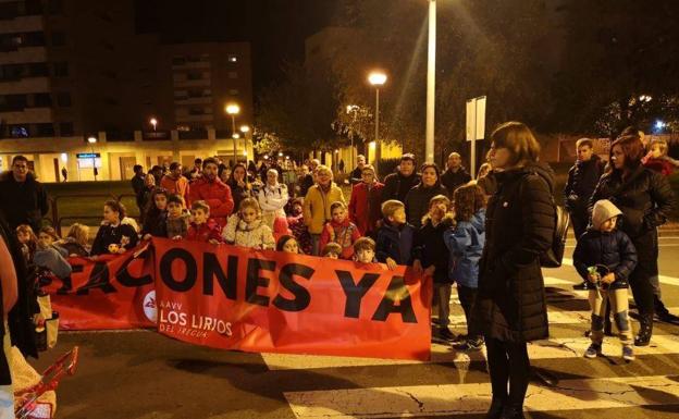 Los Lirios vuelve a echarse al cruce