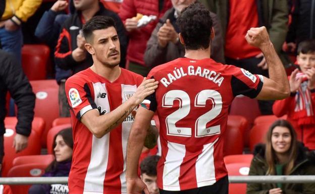 Raúl García y Yuri fortalecen al Athletic en la zona europea