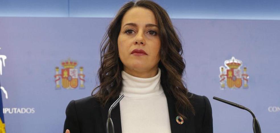 Arrimadas ofrece por carta a Sánchez un Gobierno apoyado por PSOE, PP y Ciudadanos