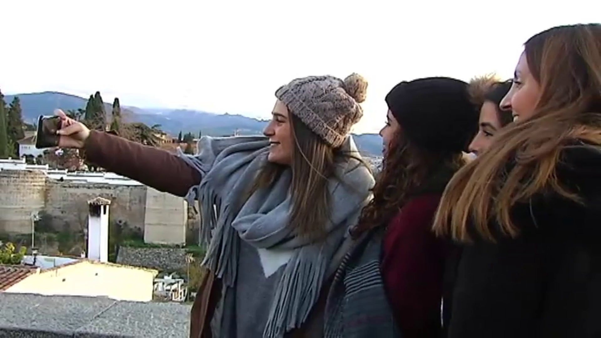 Ocho de cada diez adolescentes reciben imágenes de chicas desnudas por  Internet | La Rioja