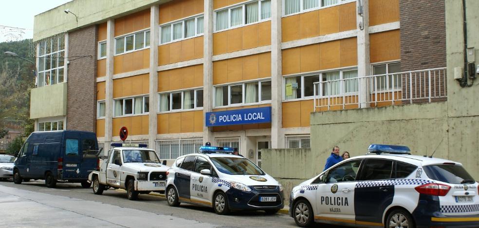 Los sindicatos rebaten a Olarte, quien recuerda los 350 euros en pluses para la Policía Local