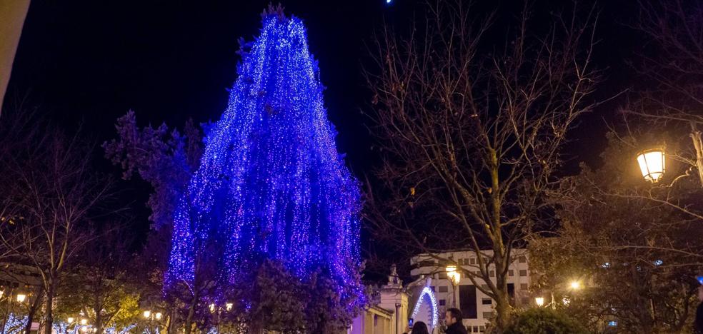 La 'bola' de Navidad, que se colocará el 16 de diciembre, busca emplazamiento definitivo