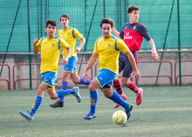 El Calasancio tira de orgullo para remontar al Vianés