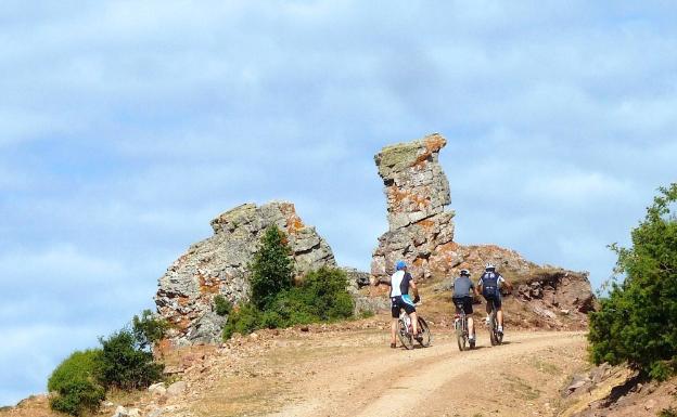 Vuelta por Villoslada, Las Torrecillas y Peña Hincada desde El Rasillo