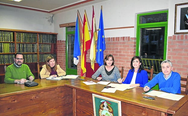 Cervera plantea a Andreu la mejora del agua de boca como prioridad