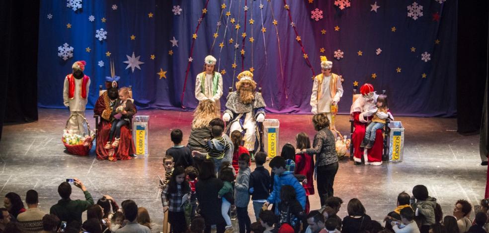 Los niños de Santo Domingo entregaron sus cartas a los Reyes Magos