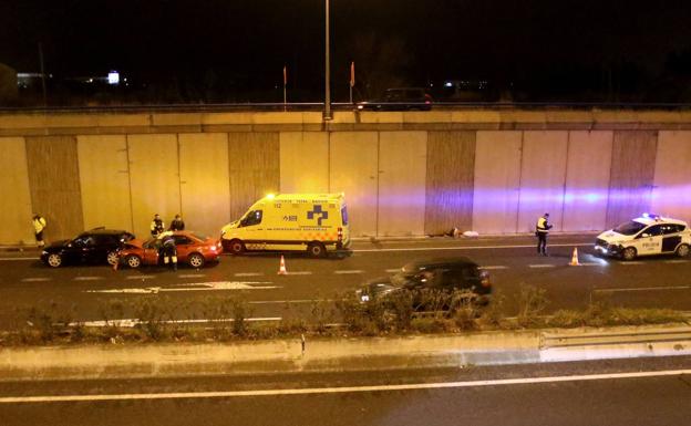 Cinco heridos en la colisión entre dos vehículos en la Circunvalación de Logroño