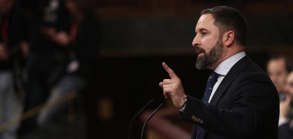 Abascal tacha a Sánchez de «estafador, villano, mentiroso y personaje sin escrúpulos»