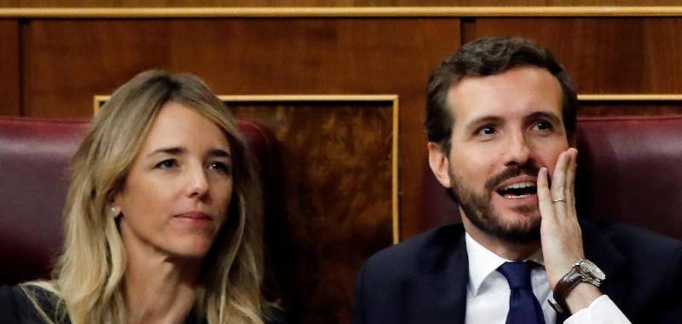 Casado 'el afeitado' y los gritos al «presidente 'fake'»