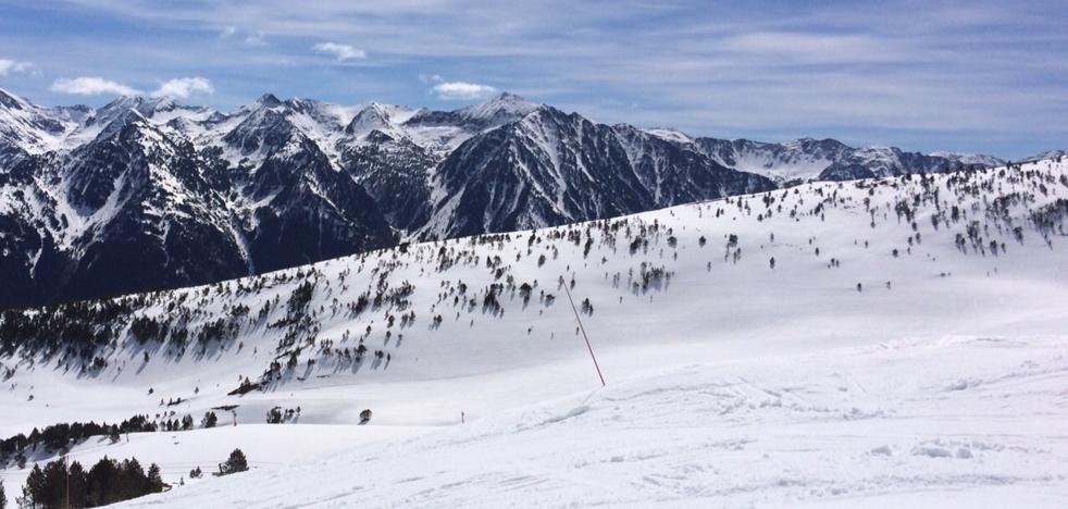 Ax-les-Thermes, 80 km esquiables y 63 fuentes termales en los Pirineos franceses