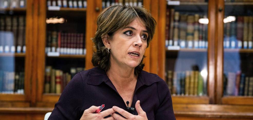 Sánchez sacrifica a Delgado en Justicia acosada por los escándalos