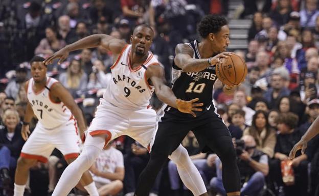 Ibaka entra en la historia de los Raptors; Ricky Rubio ayuda al triunfo de Suns