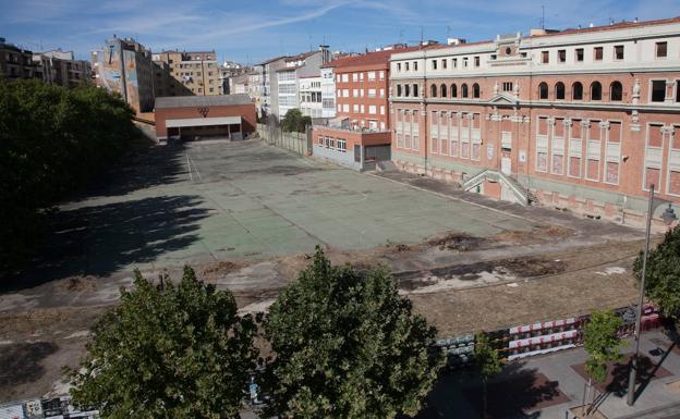 El Ayuntamiento da un paso más para que se pueda edificar «cuanto antes» en el solar de Maristas