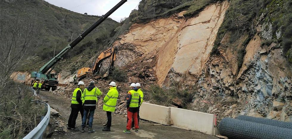 La carretera LR-113 entre la Venta de Goyo y Mansilla seguirá cortada otra semana