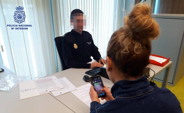 Detenido en Logroño un menor por acosar a su expareja a través de las redes sociales