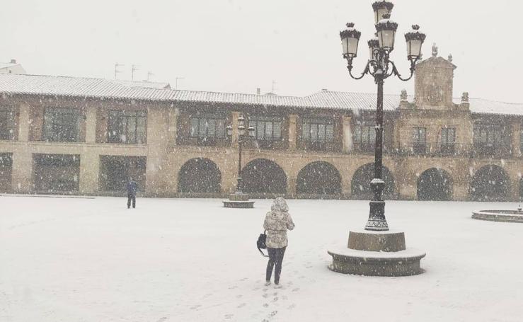 La nieve cubre Santo Domingo de La Calzada