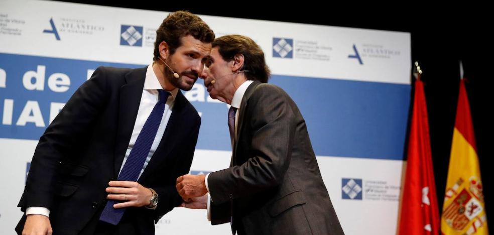 Aznar aconseja a Casado ejercer la oposición al Gobierno sin pensar en Vox