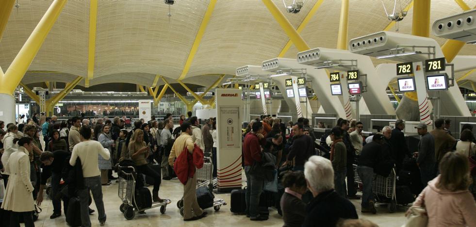 Barajas reabre su espacio aéreo tras un cierre de 80 minutos por el vuelo de un dron no identificado