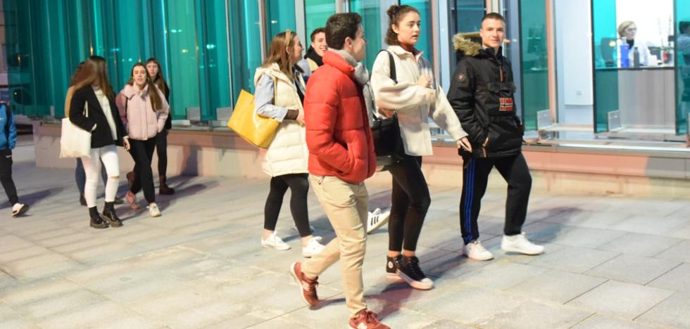 La nueva Escuela de Enfermería abre sus puertas por completo y toma el testigo del anterior edificio