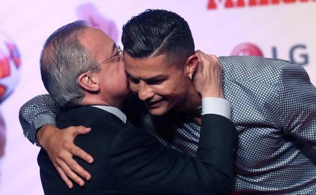 Florentino Pérez felicita a Cristiano: «Nos acordamos mucho de ti»