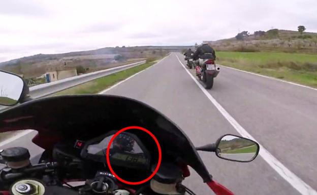 La Guardia Civil de La Rioja investiga a un grupo de moteros que grababa sus carreras a 200 kilómetros por hora