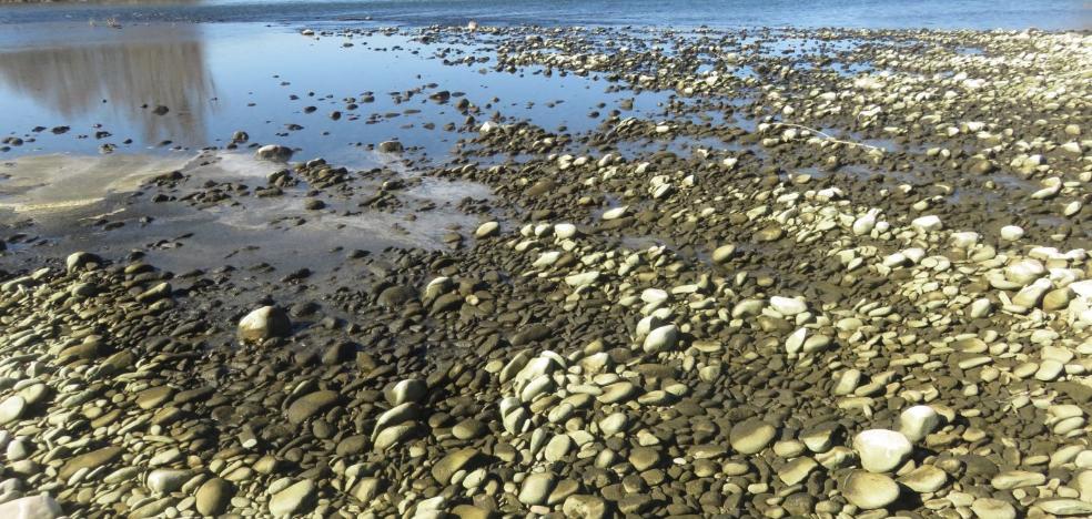 La línea negra del Ebro es natural