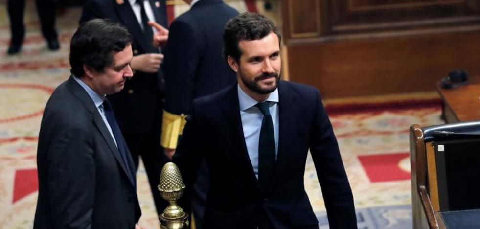 Sánchez cita a Casado en la Moncloa en un clima de acusada confrontación política en el Congreso