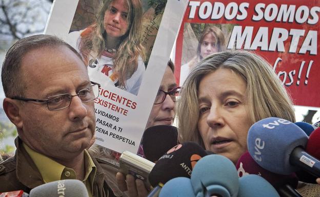 El padre de Marta del Castillo, «esperanzado», pide «menos filtraciones» y que la Policía «no cometa los mismos fallos»