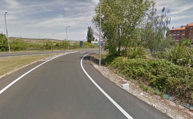 Herido un hombre al chocar contra una farola en Logroño