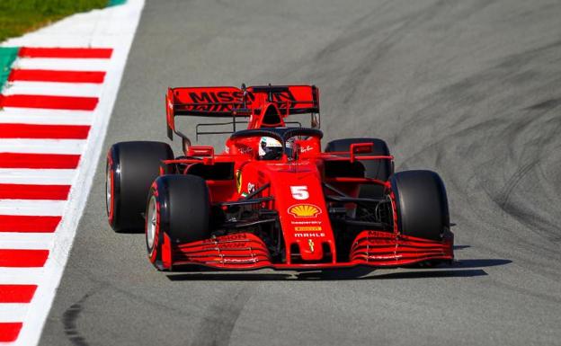 Vettel saca la cabeza y Hamilton se agrieta en el penúltimo día de test