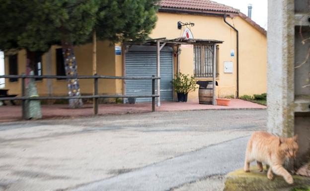 Los vecinos de Ciriñuela claman por la reapertura de su único bar