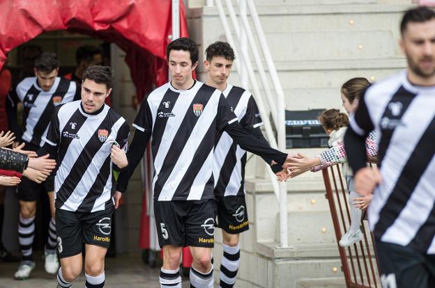 Aitor Calle podría mantener la misma zaga contra la Real Sociedad B