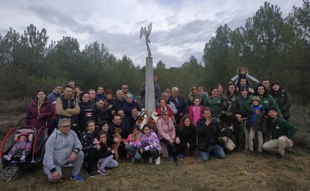 Homenaje a Félix Rodríguez de la Fuente en La Degollada de Calahorra