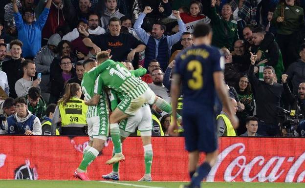 El Real Madrid se hace el harakiri en el Villamarín