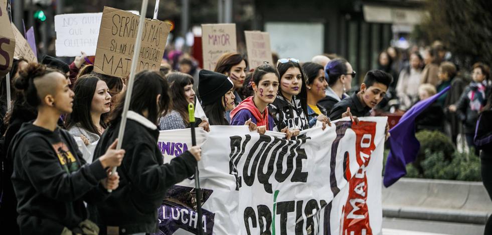 Reivindicación en femenino y plural