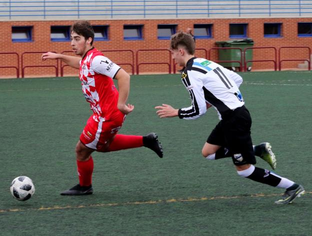 El Varea se aferra a la parte alta de la tabla con una victoria contundente