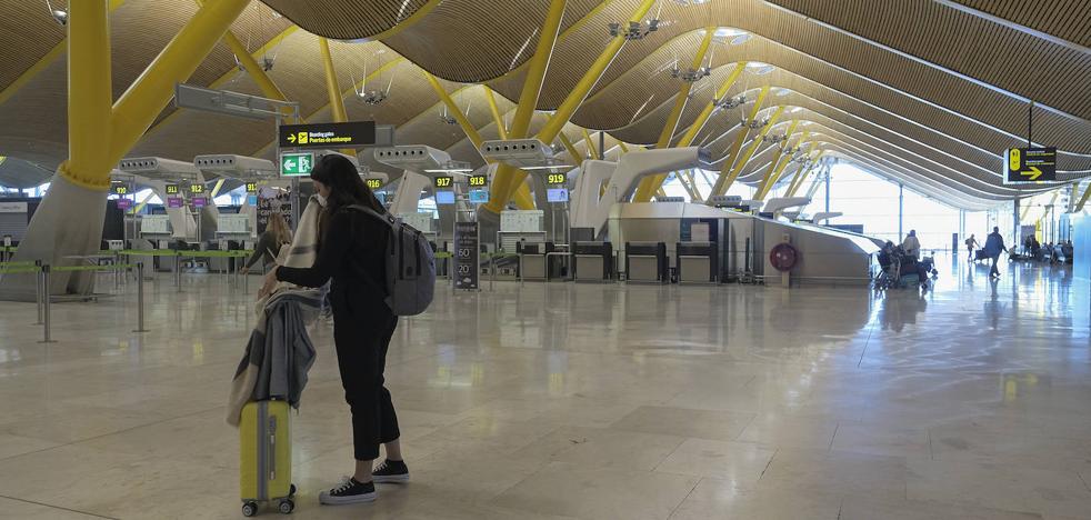 Barajas, sin viajeros: hasta cinco horas espera un taxista para coger a un cliente