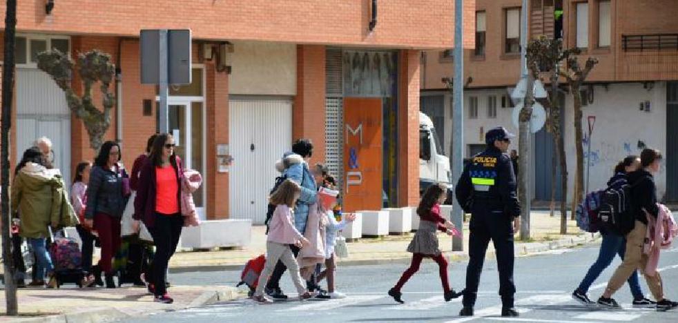 «¿Y qué hacemos ahora? ¿Quién puede quedarse con los niños?»