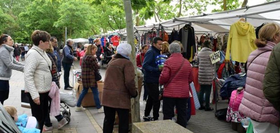 A pesar de la autorización del Gobierno regional, los mercadillos se están suspendiendo