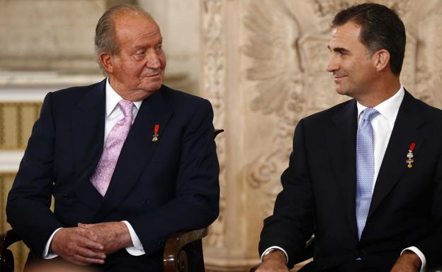 Felipe VI renuncia a la herencia de don Juan Carlos y le retira su asignación