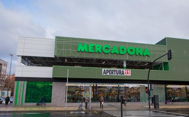 Los mayores, las personas con discapacidad o las embarazadas, con preferencia para acceder a Mercadona