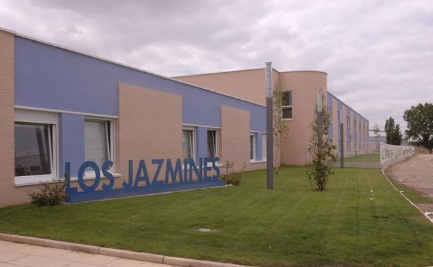 Hasta 10 personas aisladas en Los Jazmines de Haro