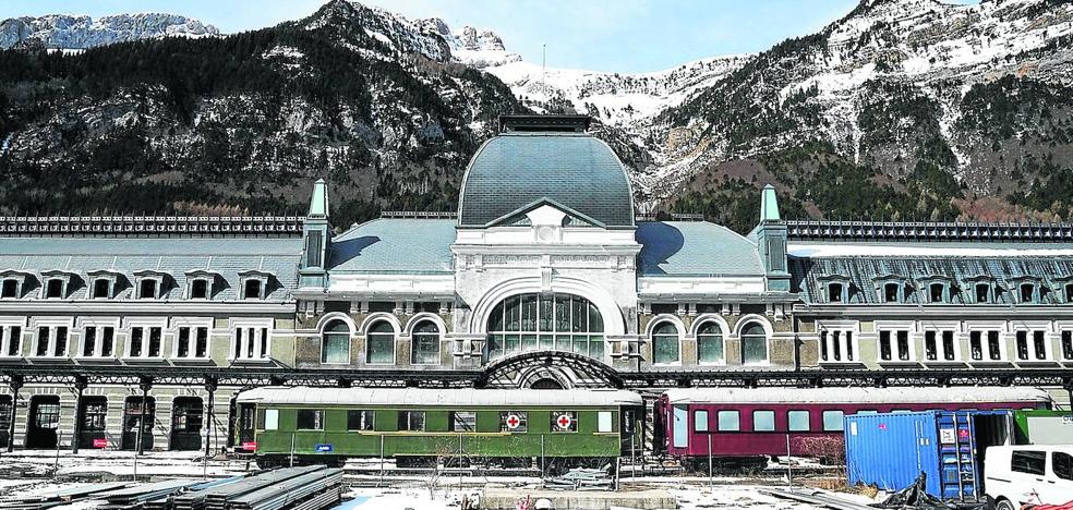 Canfranc ve la luz al final del túnel