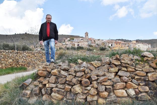 «Tenían que haber puesto medios antes, no hay solución para la despoblación»