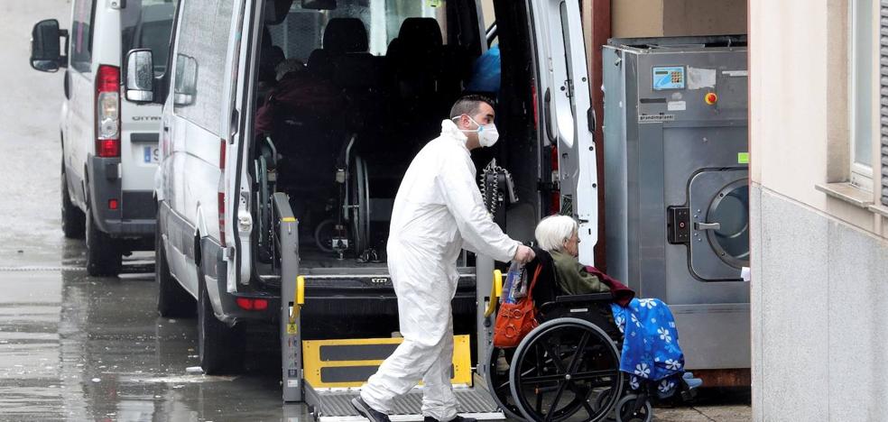 La Comunidad de Madrid invita a las familias a llevarse a sus mayores sanos de las residencias