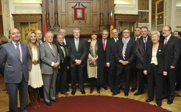 El Centro Riojano de Madrid recuerda a Enrique Múgica, muy vinculado con La Rioja