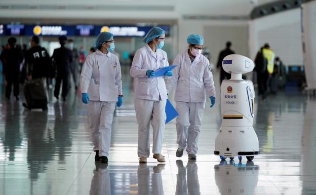 Los robots, aliados en la lucha contra el coronavirus